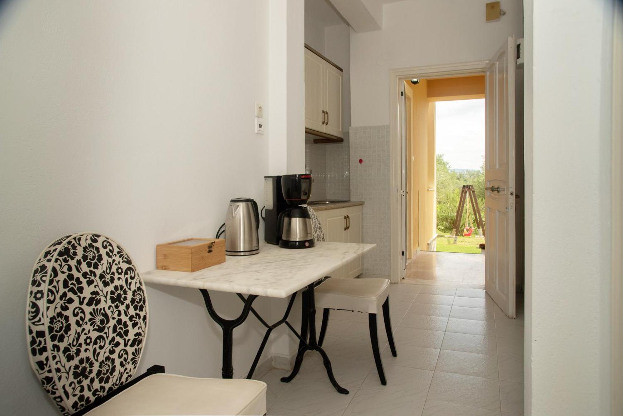 Mel Apartment Melíkia Екстериор снимка